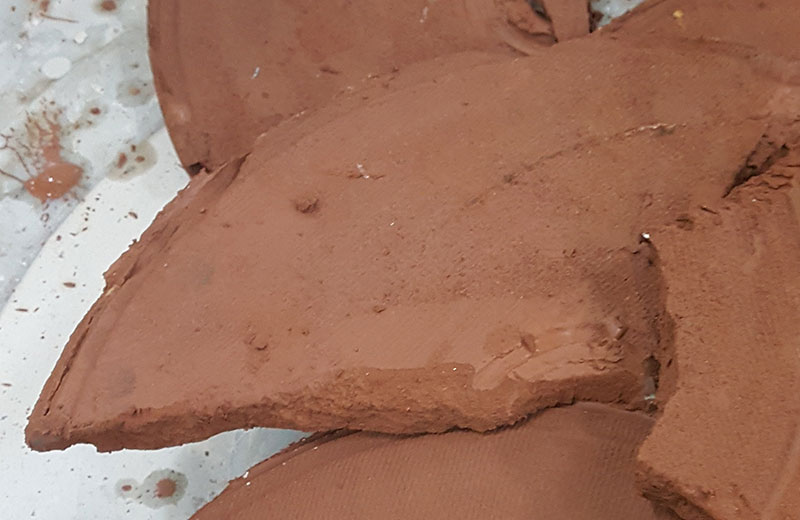 陶瓷泥浆脱水压滤后的泥饼